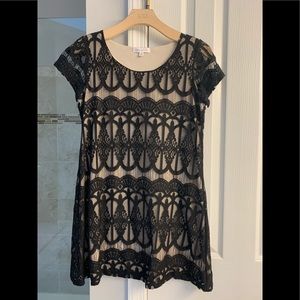 Short sleeve swing dress.